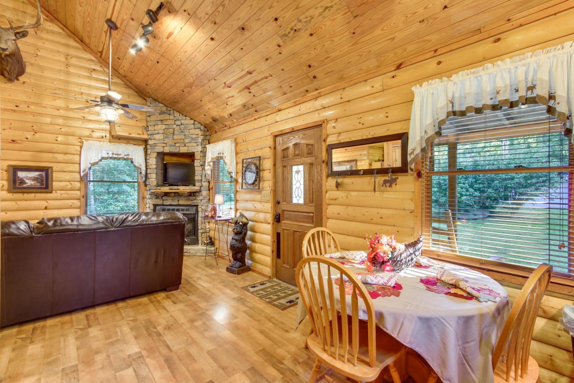 Pet-Friendly Cosby Log Cabin With Backyard And Porch! Exterior foto